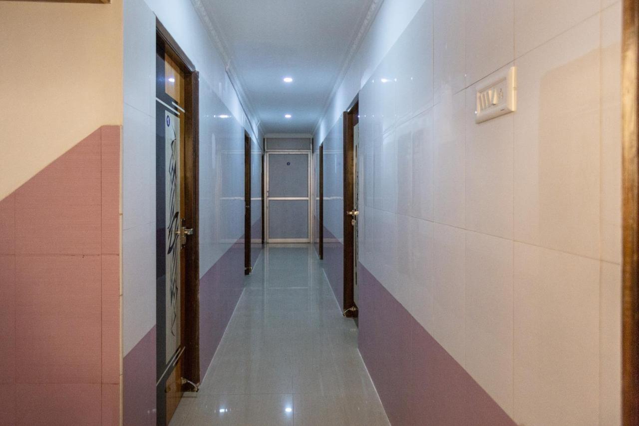 Oyo 19396 Cristal Residency Otel Chennai Dış mekan fotoğraf