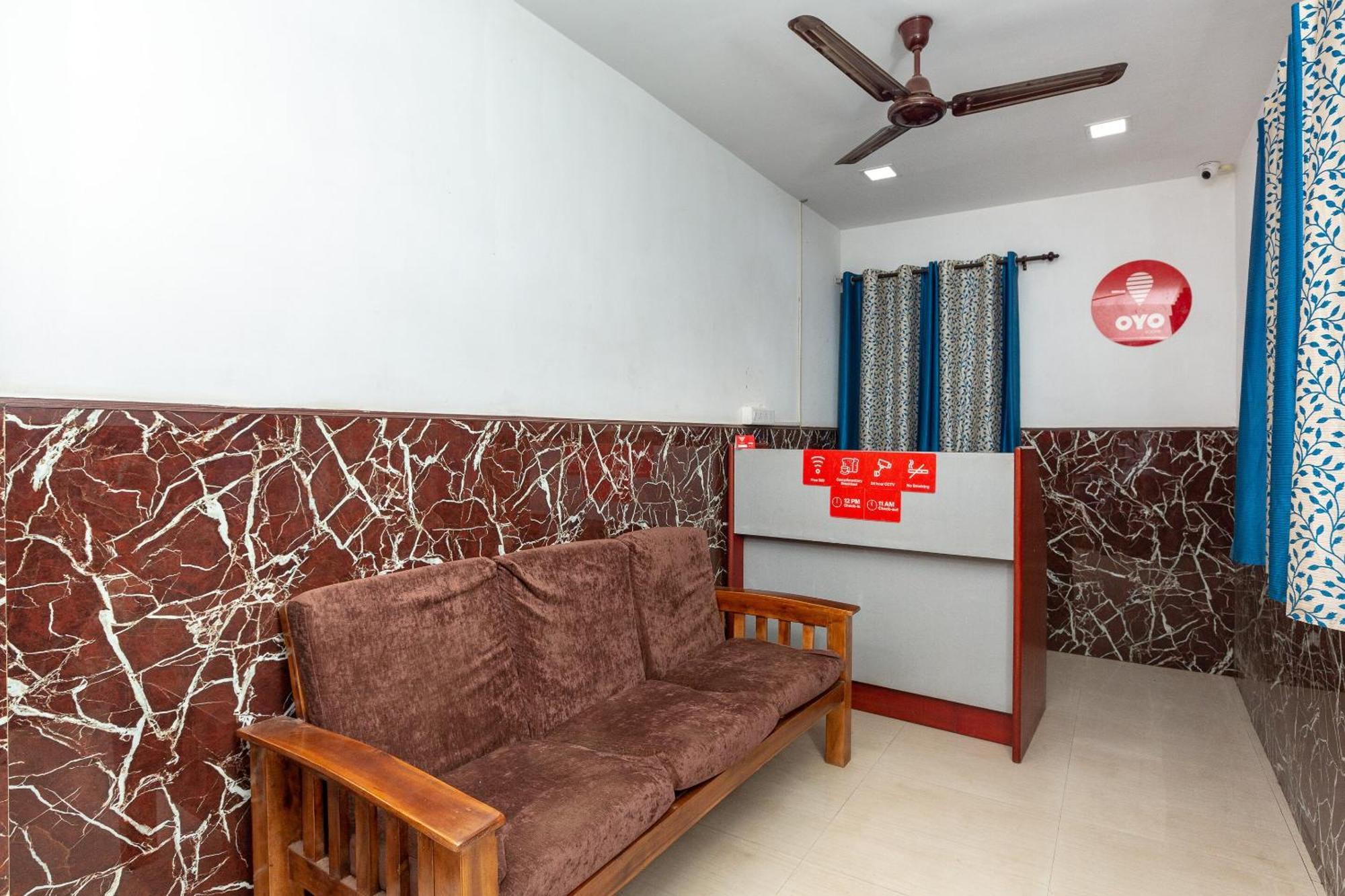 Oyo 19396 Cristal Residency Otel Chennai Dış mekan fotoğraf