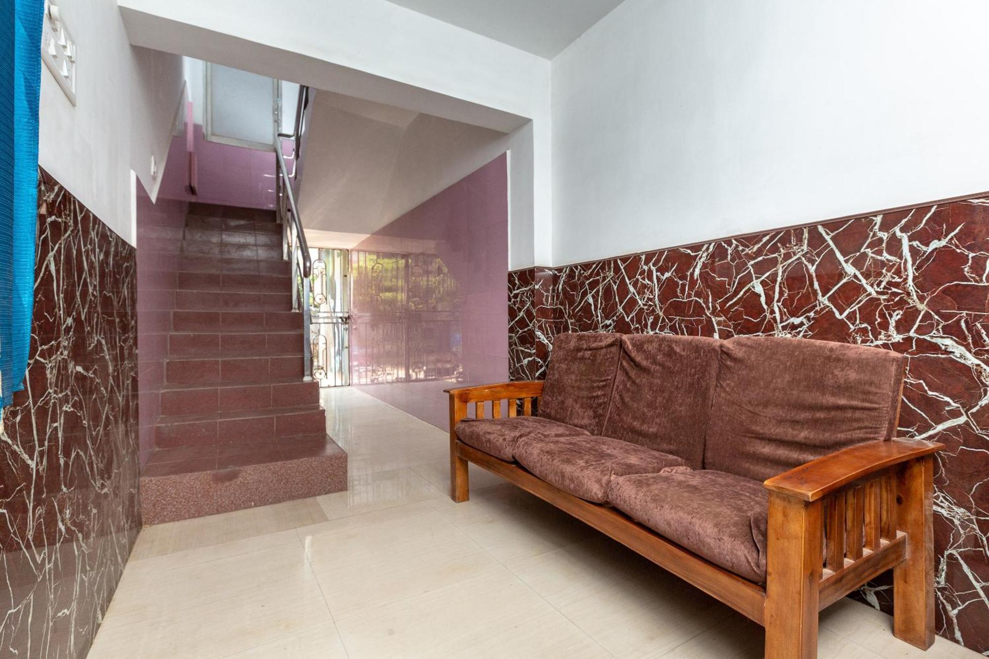 Oyo 19396 Cristal Residency Otel Chennai Dış mekan fotoğraf
