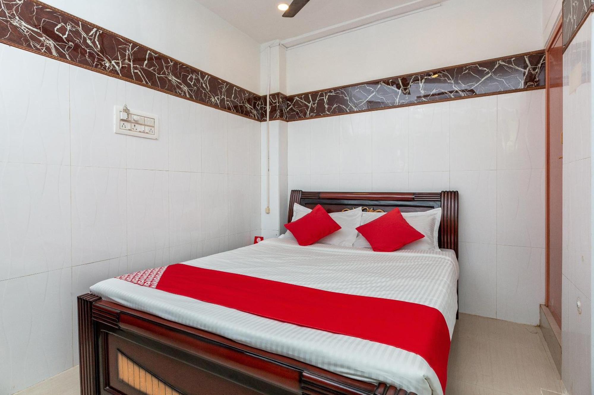 Oyo 19396 Cristal Residency Otel Chennai Dış mekan fotoğraf